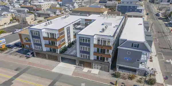 Image 4: 1010 Blvd #1D (40)