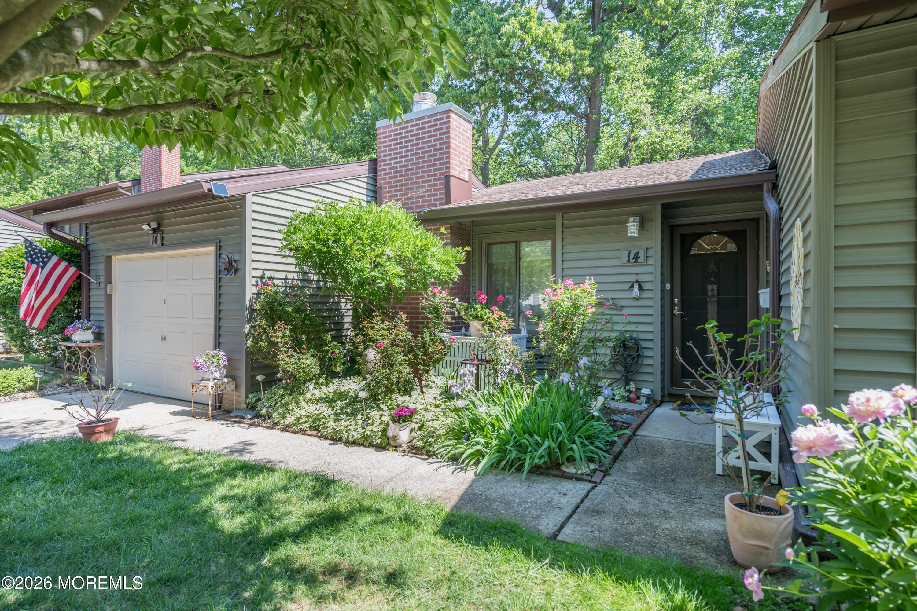 Image 2: Front Entry Way