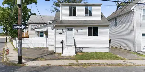 73 Oak Street
