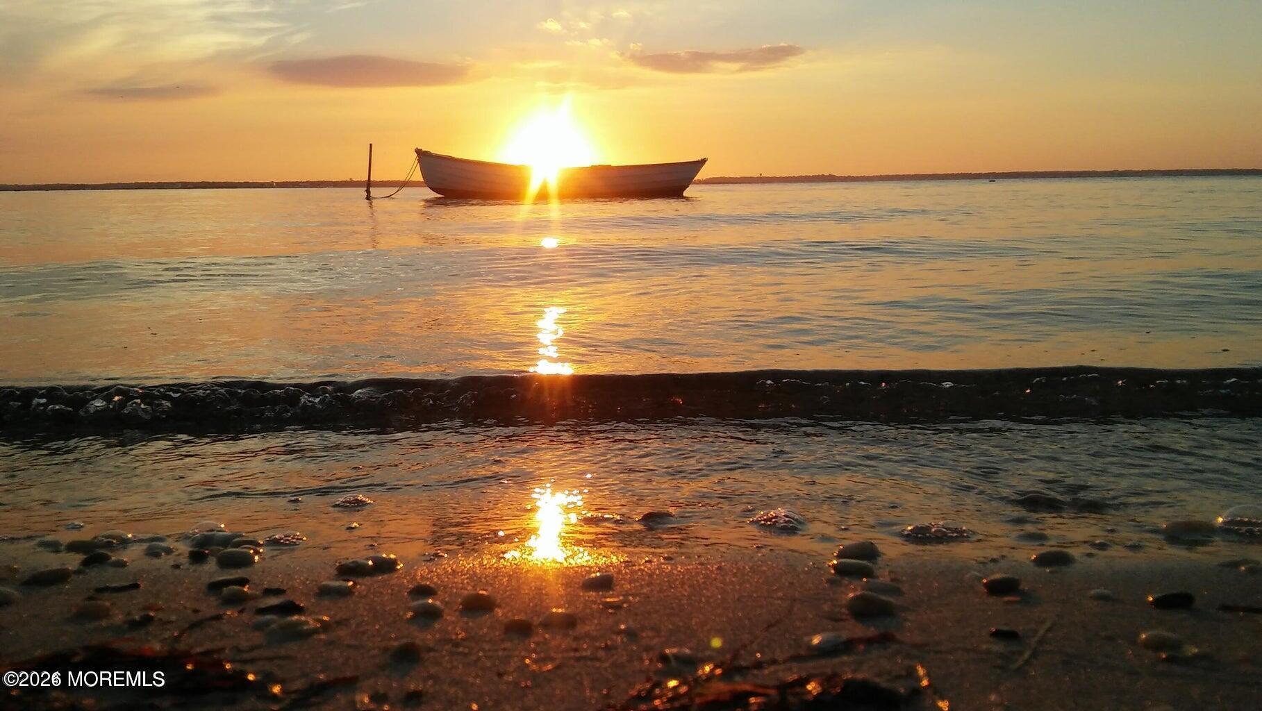 Image 4: Photo Sunset-Boat