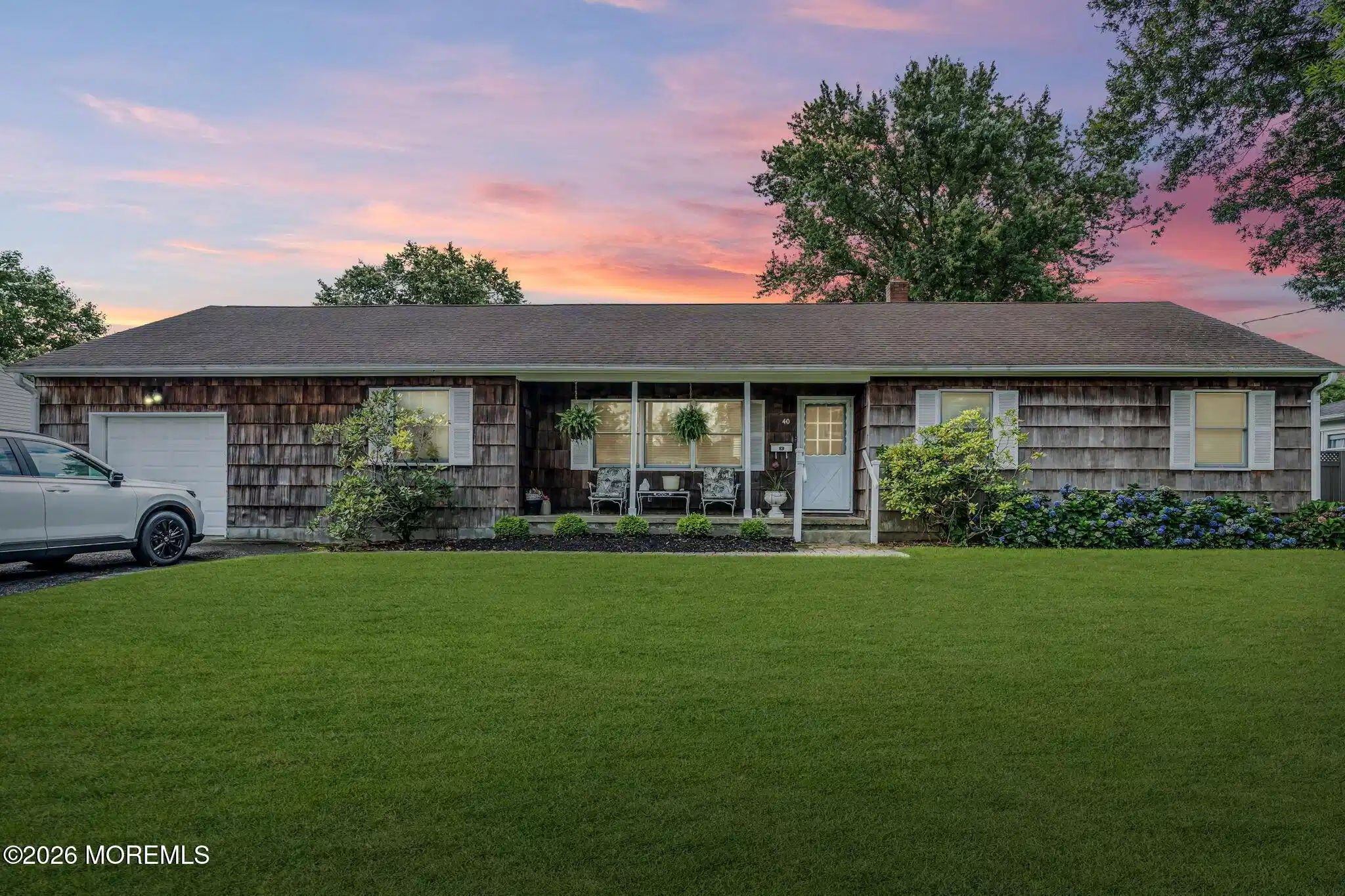 Image 1: 1-web-or-mls-DSC06593-1b-VT