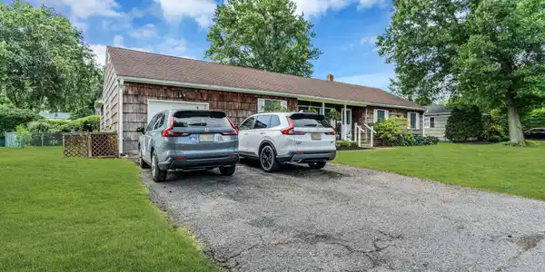 Image 3: 7-web-or-mls-DSC06588-1