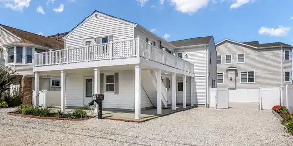 115 White Avenue