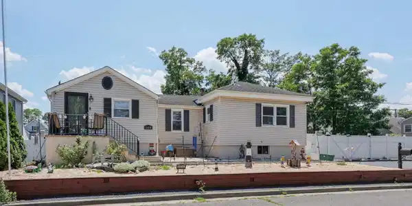 264 Linden Avenue