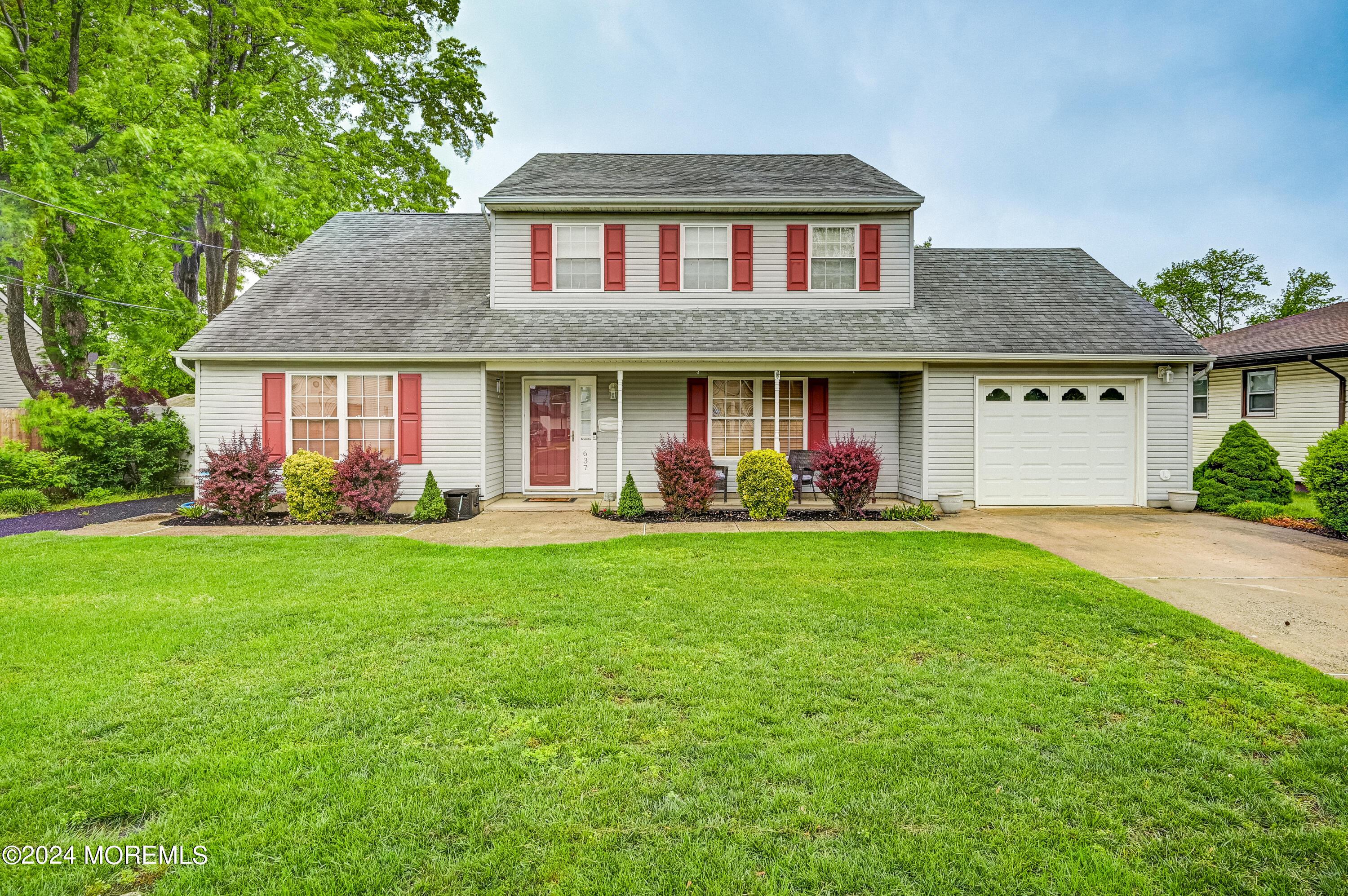 Image 1: 637_clark_ave002