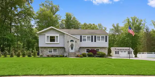 110 Whispering Pines Drive