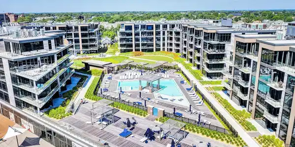 15 Morris Avenue Unit 525