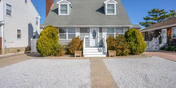 363 Roberts Avenue