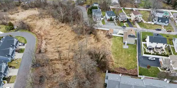 Image 3: Arial view 1