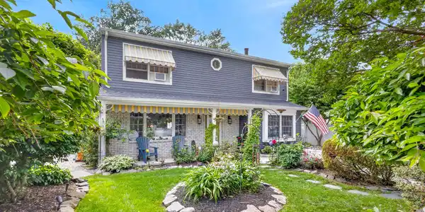 29 Bay Avenue