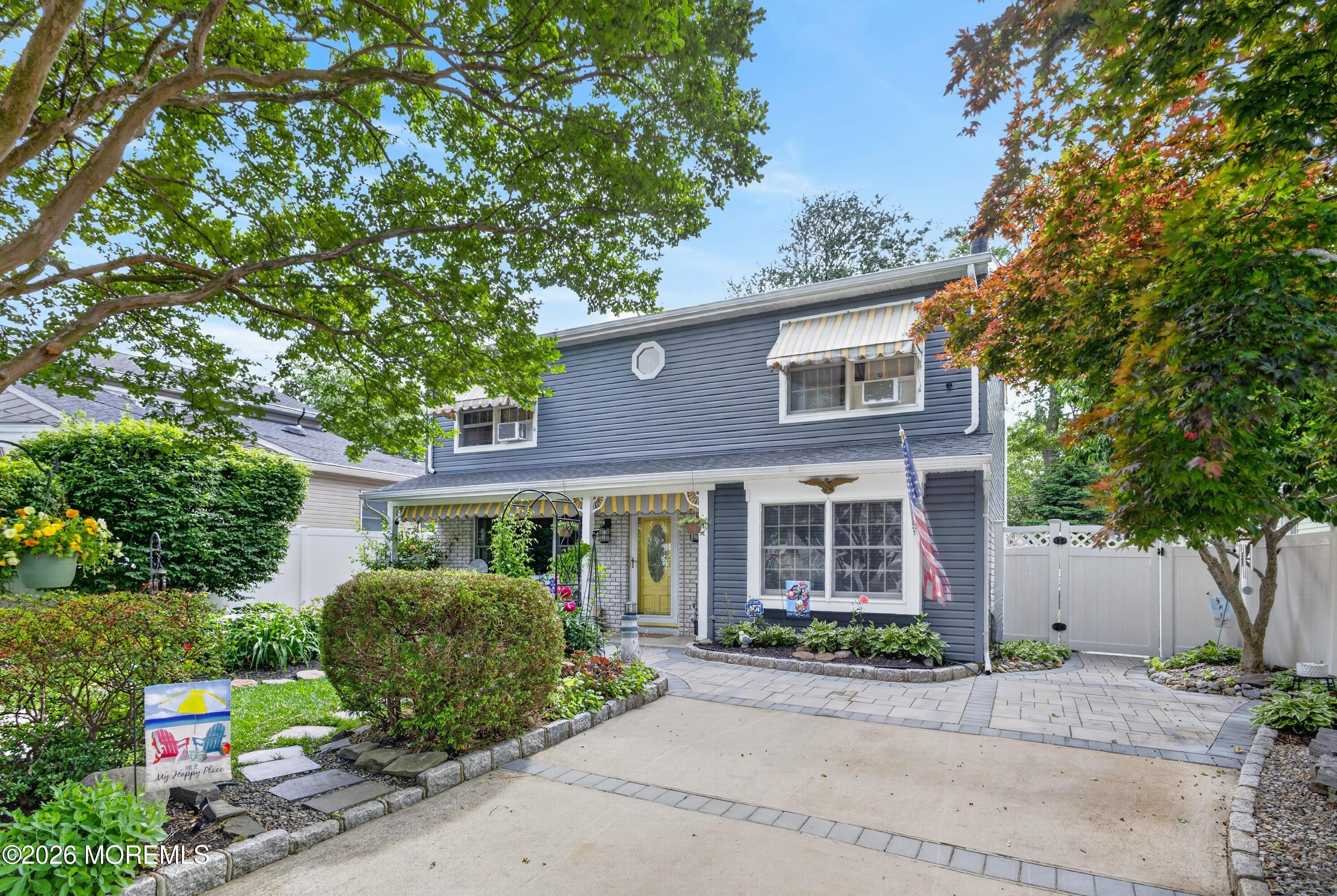 Image 2: 29 Bay Ave002