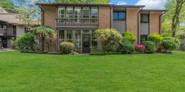 132 Lexington Court
