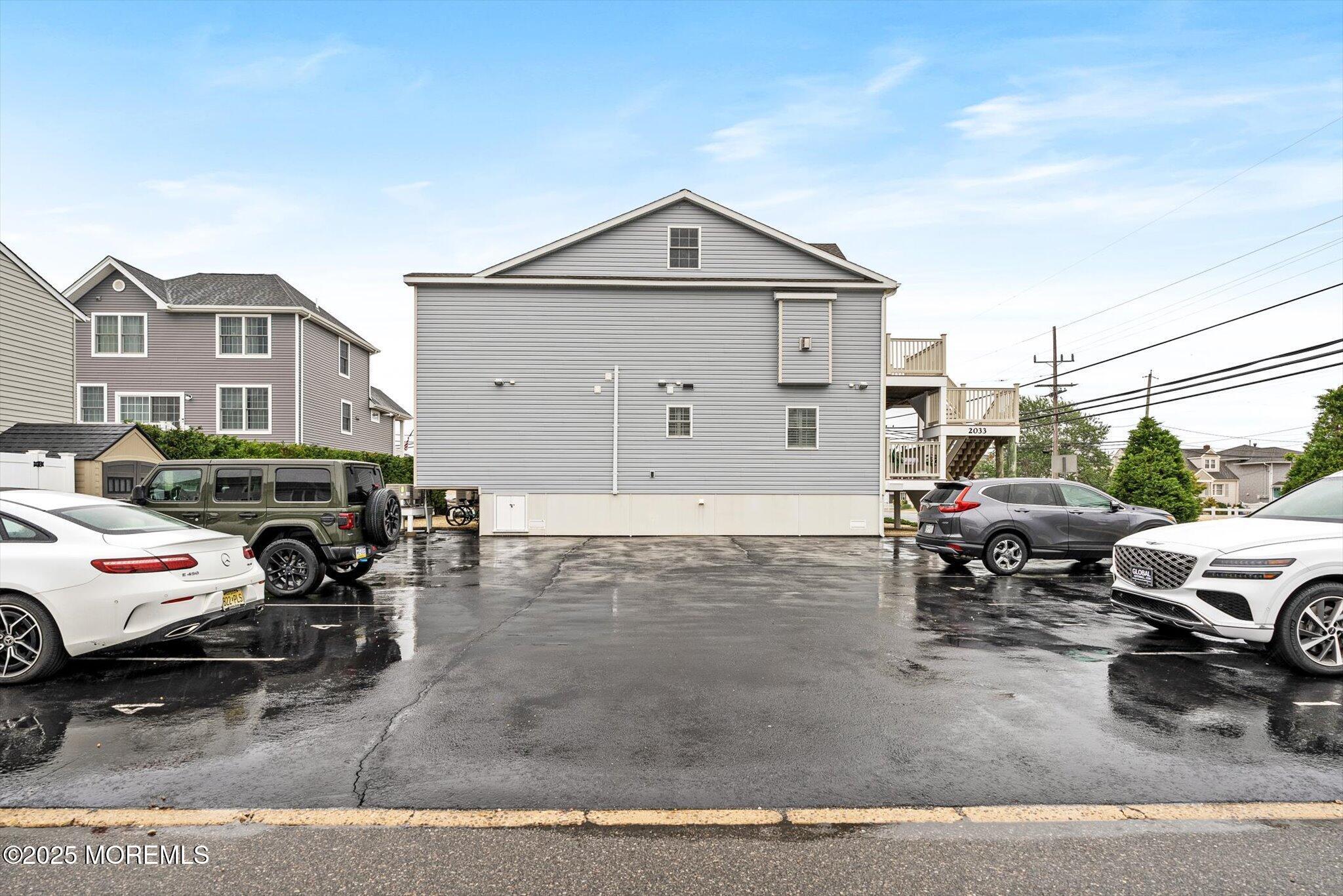 Image 3: 03-2033_Route_35_Unit_3-3