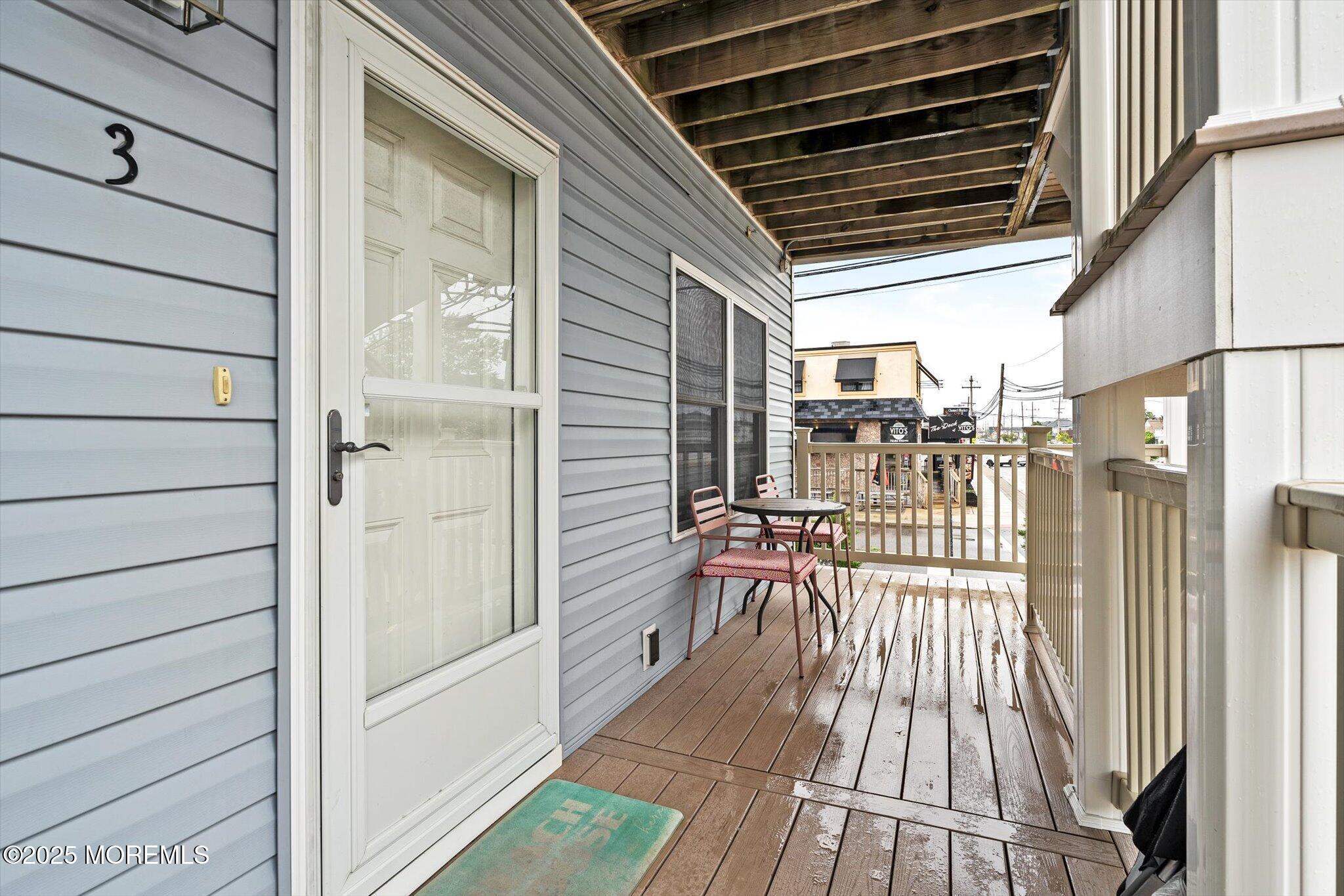 Image 4: 04-2033_Route_35_Unit_3-4