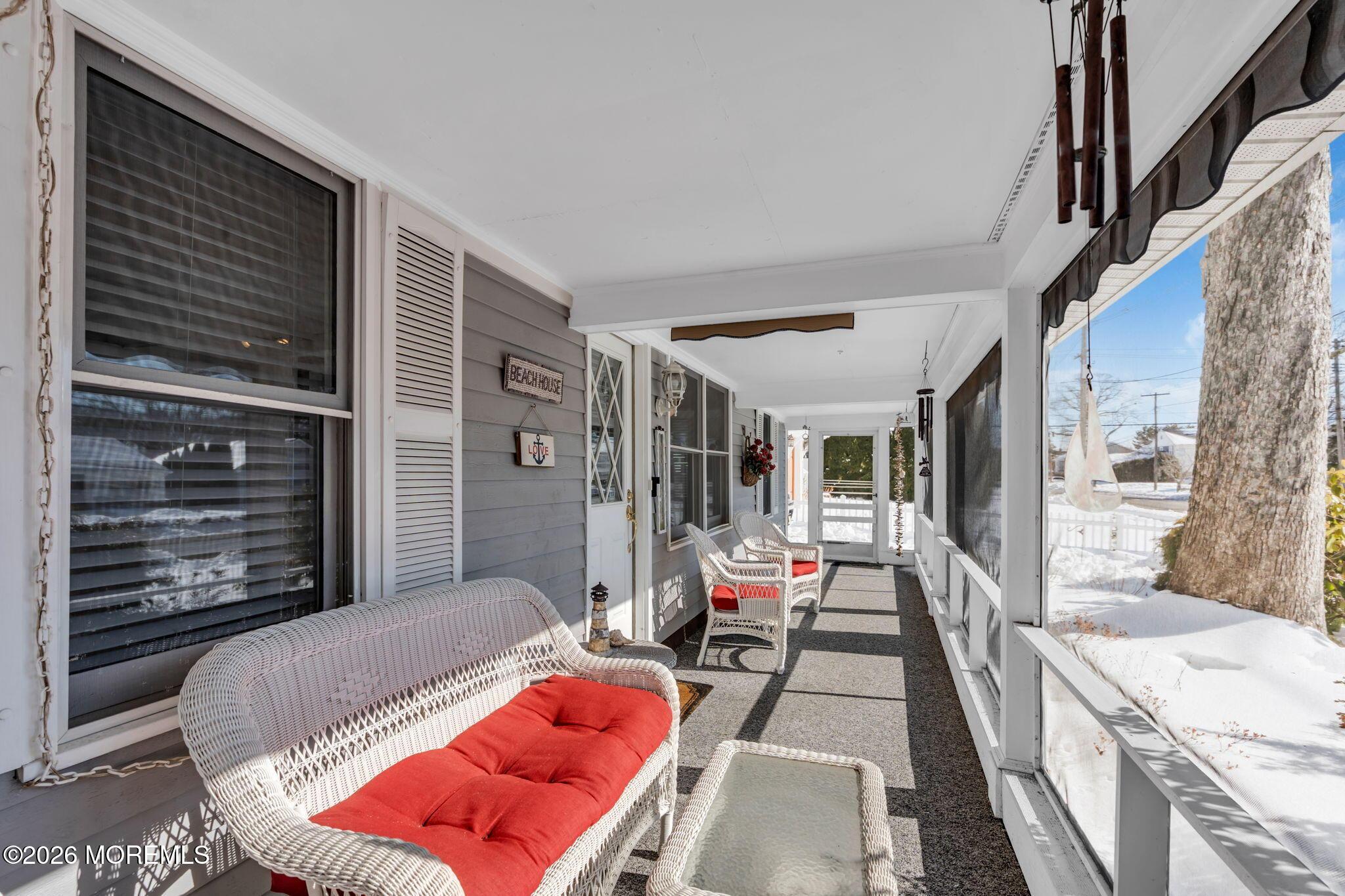 Image 4: Front Entry Porch