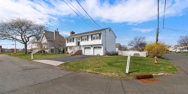 1 Elizabeth Place