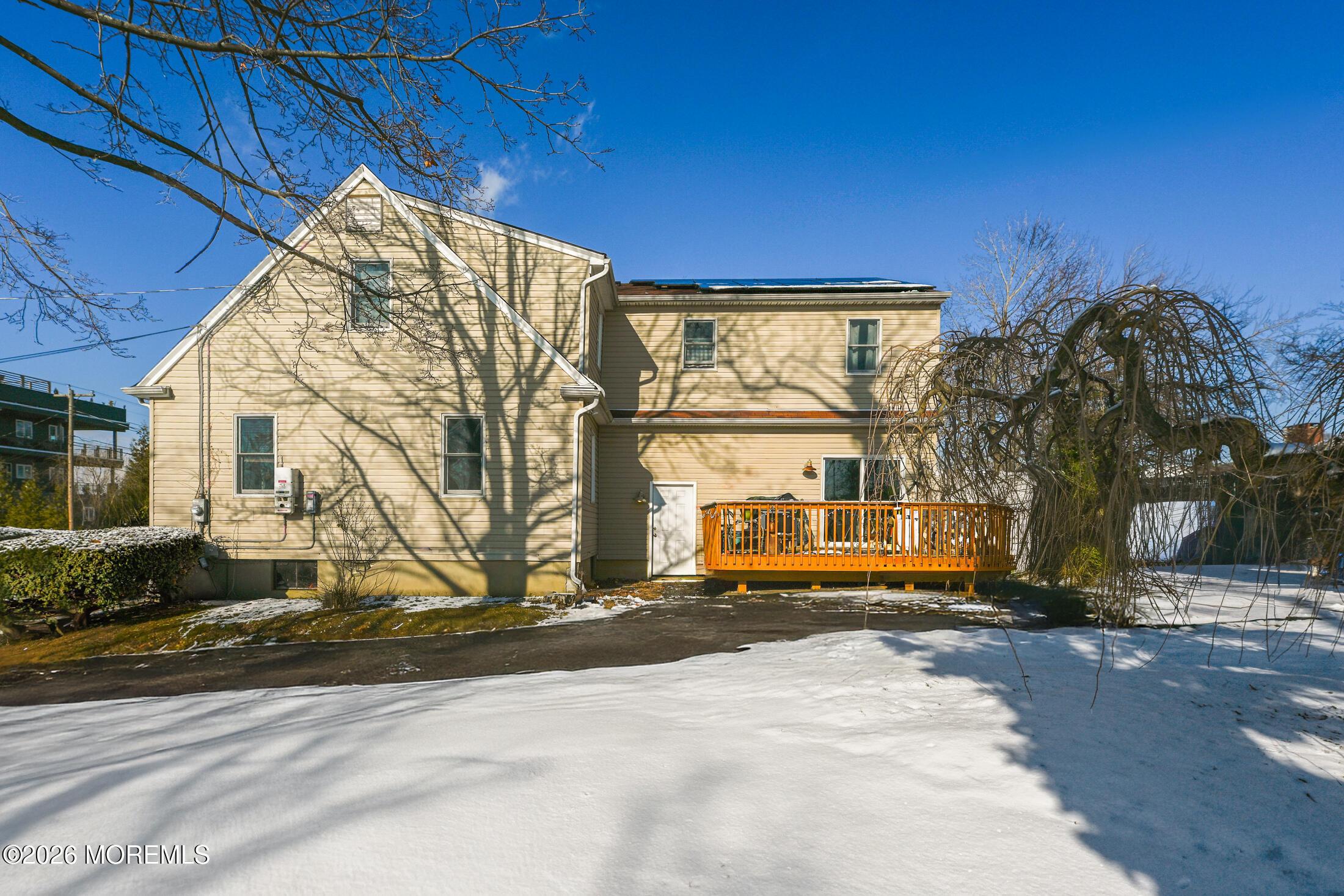 Image 4: 12ThompsonAveLeonardo-4