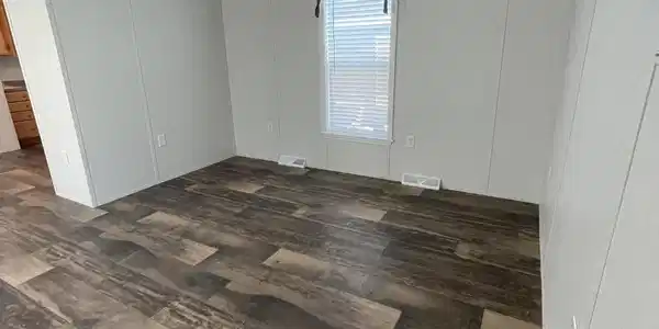 Image 3: Living room