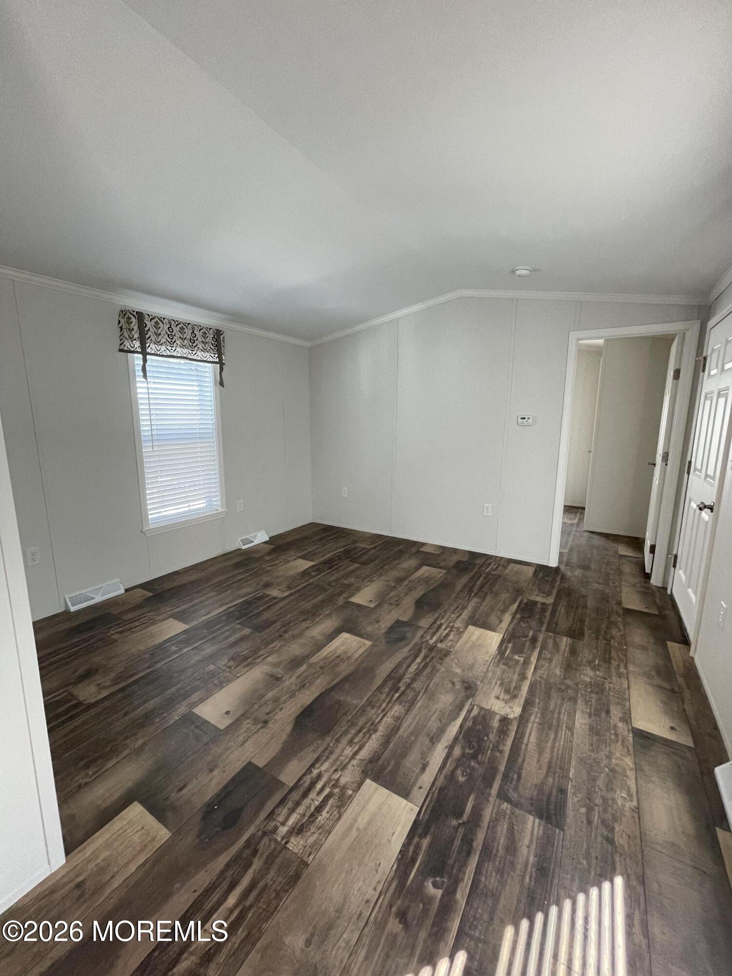 Image 4: Living room kitchen angle
