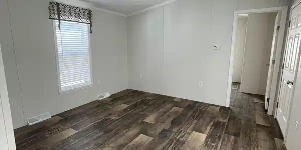 Image 4: Living room kitchen angle