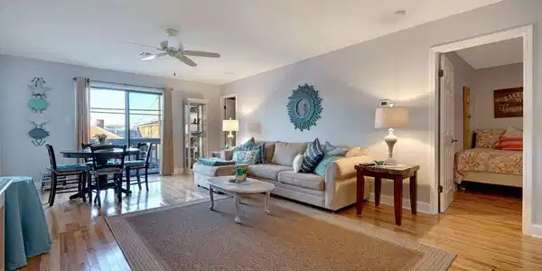 2101 Grand Central Avenue Unit 3