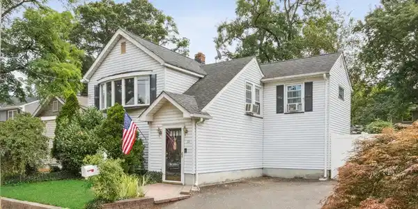 22 Duchess Avenue