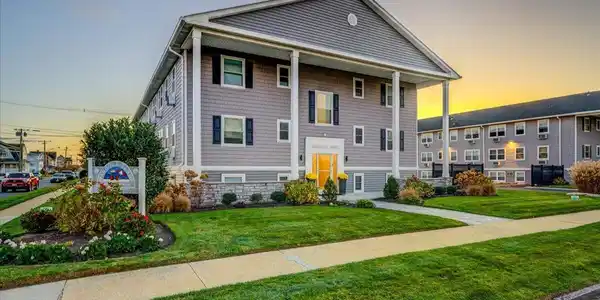201 2nd Avenue Unit 4B