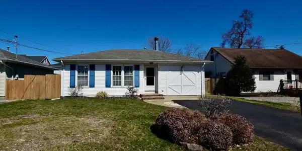 2143 Riviera Parkway