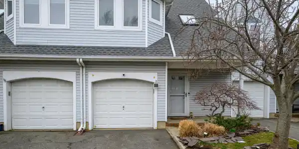 15 Bayview Court
