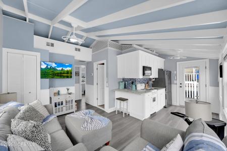 104 W Penguin Way