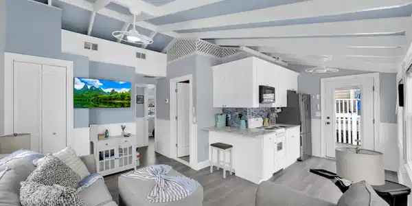 104 W Penguin Way