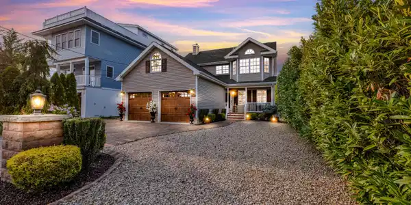 Image 3: R6M20492-HDR-Twilight