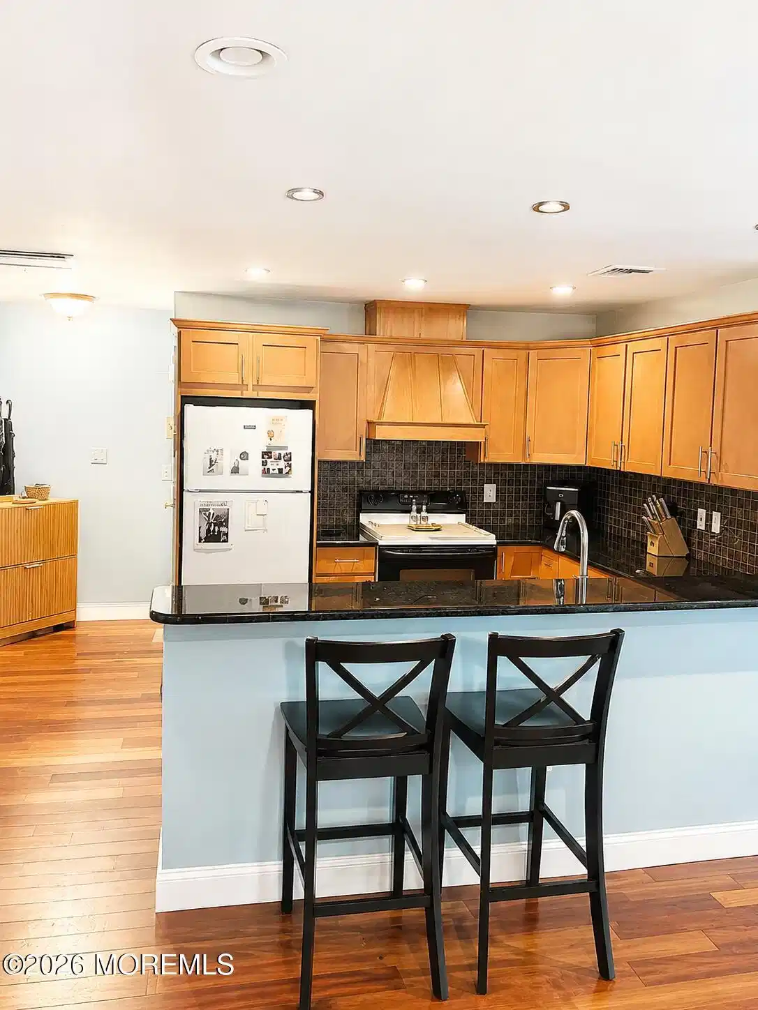 Image 1: kitchen
