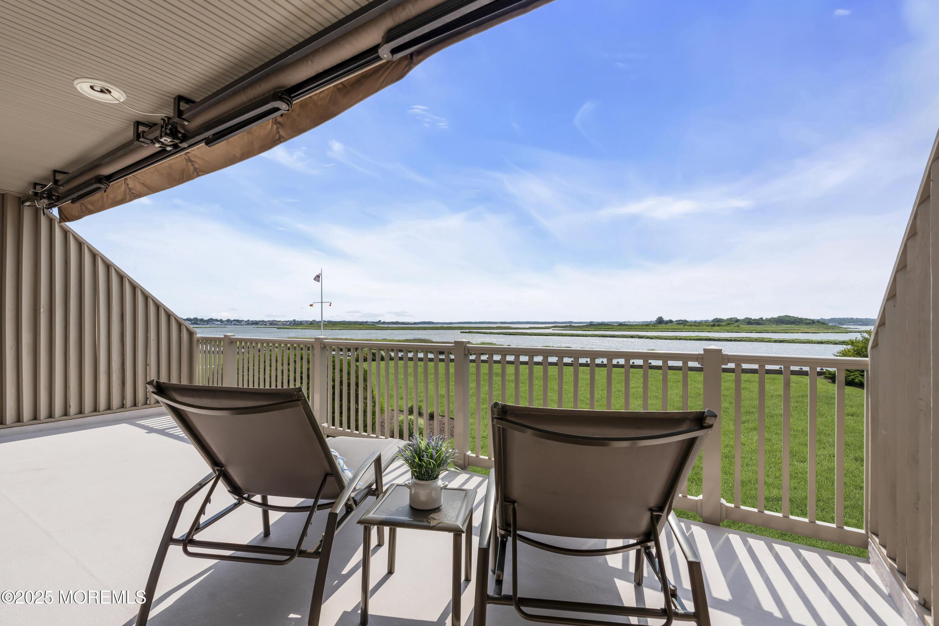 Image 4: Living Room Balcony View 1
