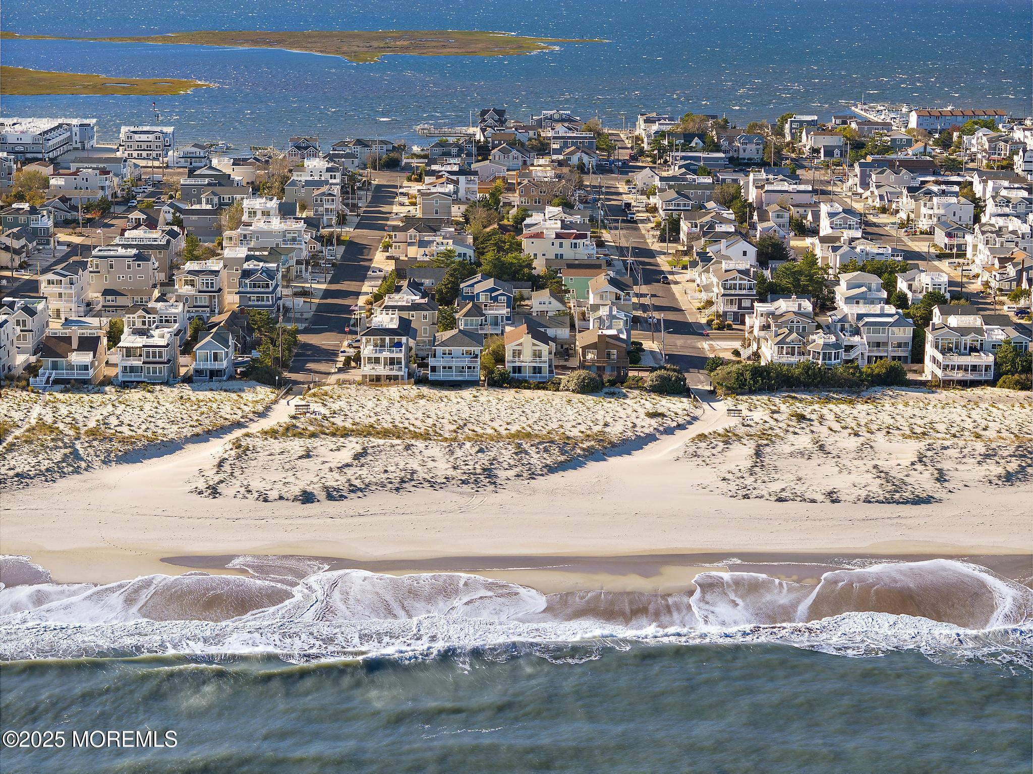 Image 2: 214 E 29th (11)