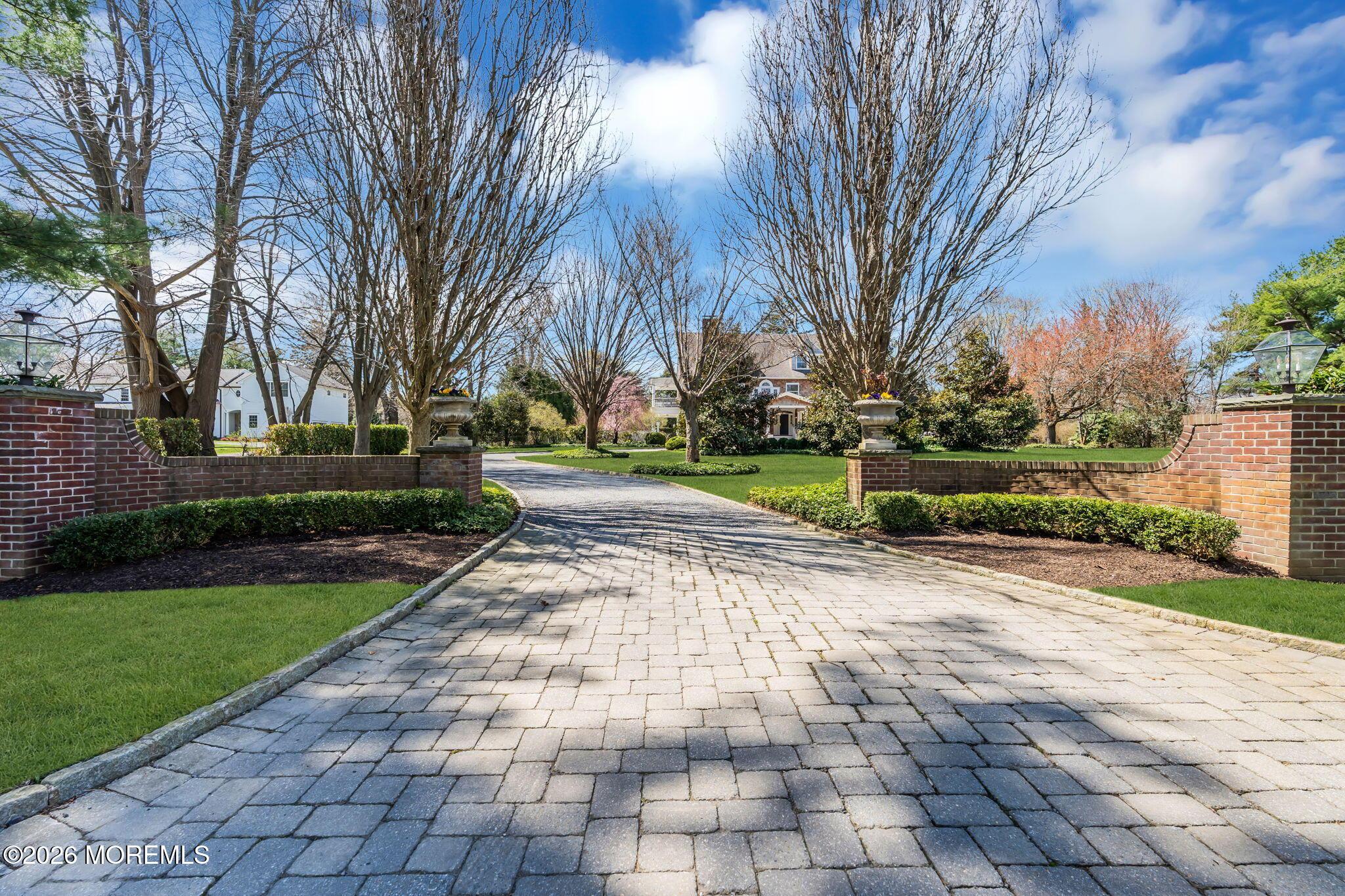 Image 2: Driveway Entrance