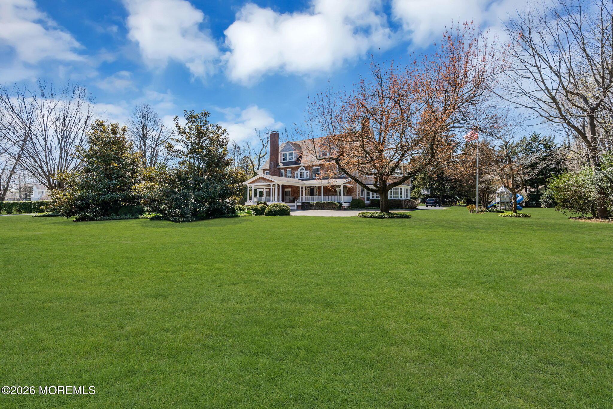 Image 3: Front Yard View of House