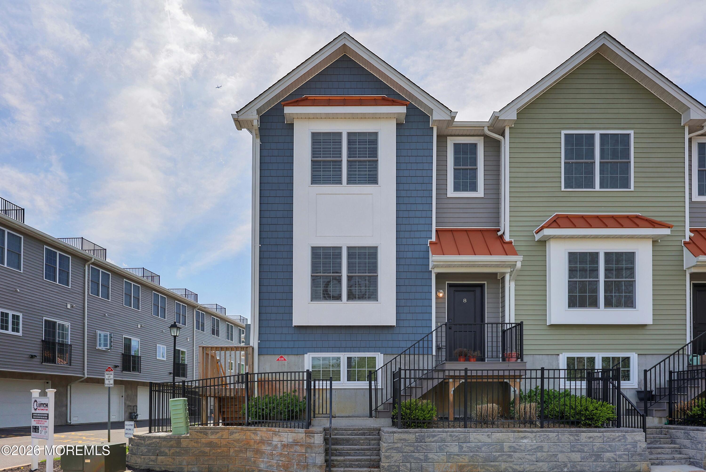 Image 2: 758A4013_4_5_6_7