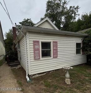 481 Center Avenue