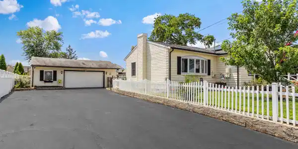 34 Lohsen Avenue