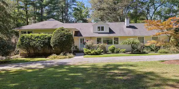 35 Sunnybank Drive