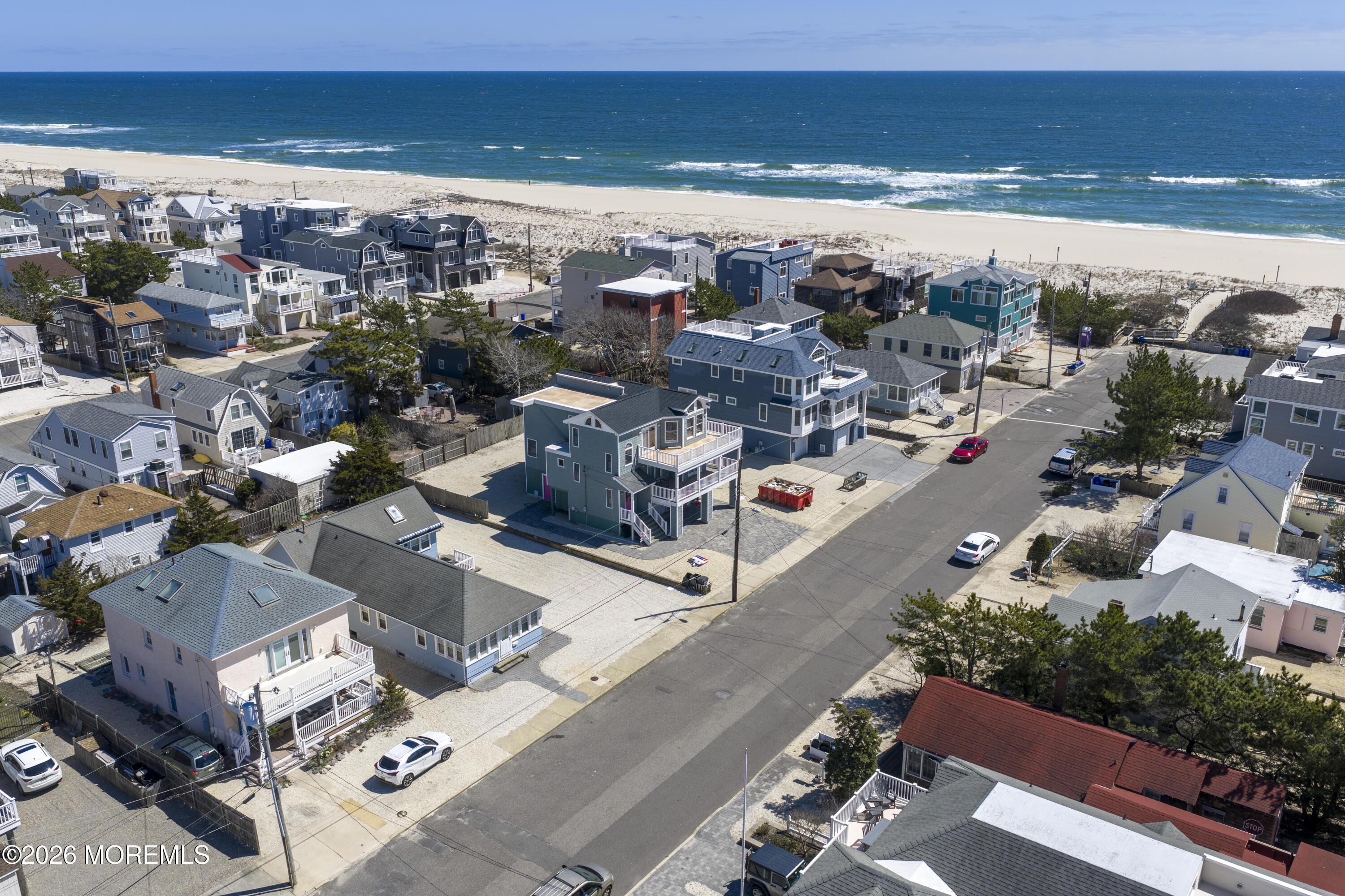 Image 4: 111_E_22nd_Aerials (10 of 22)