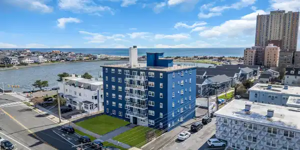 1706 Park Avenue Unit 4B