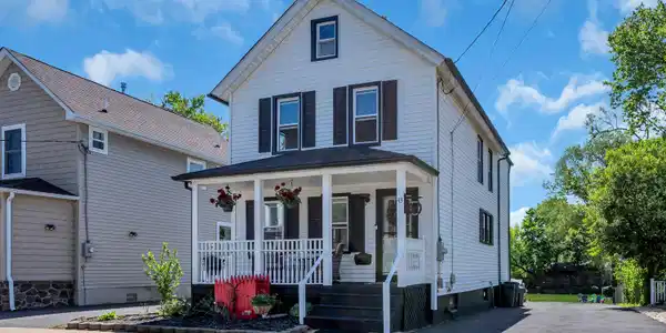 43 Oak Street