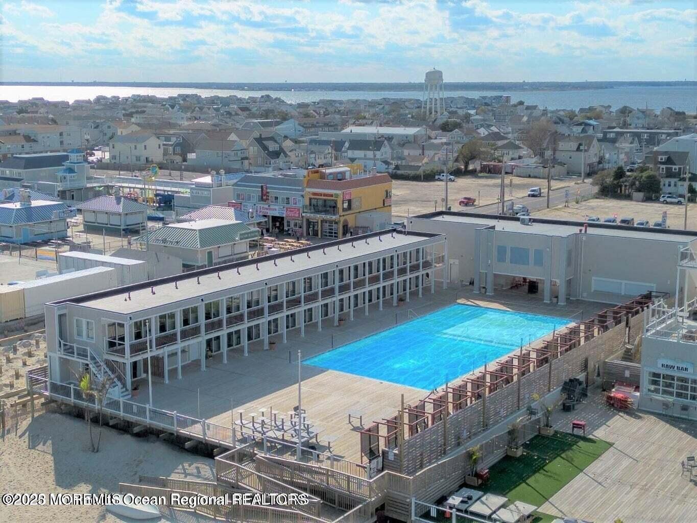 Image 2: photo beach club-