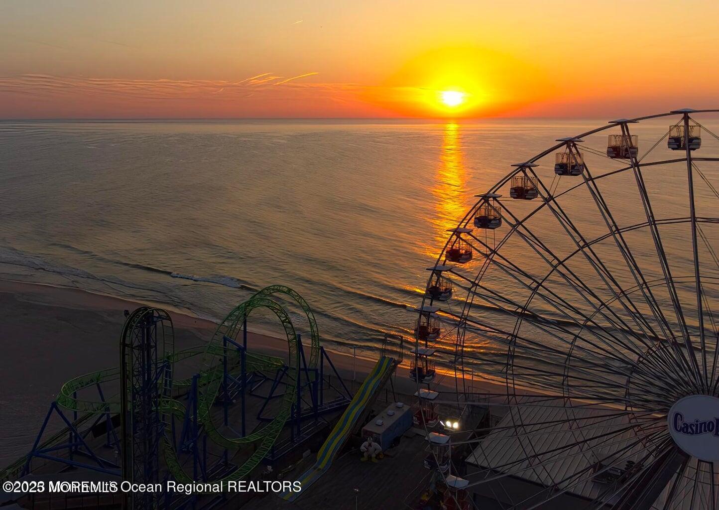 Image 4: photo ferris wheel sunrise