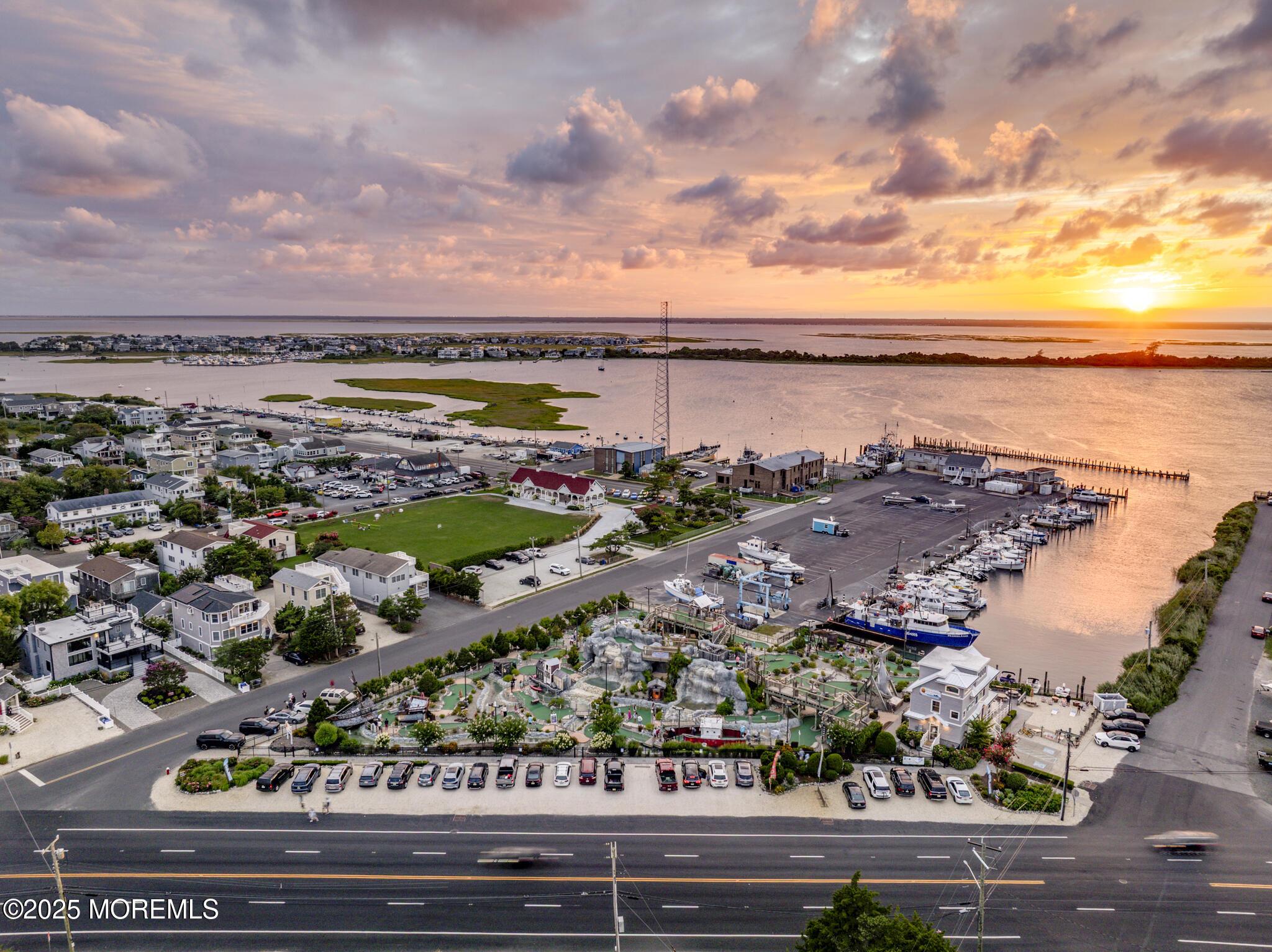 Image 2: jensLinks_twilight_2025 (2 of 3)