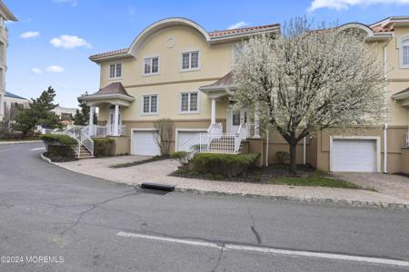 12 Riviera Drive