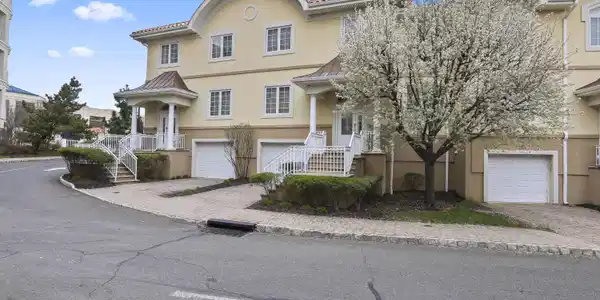 12 Riviera Drive