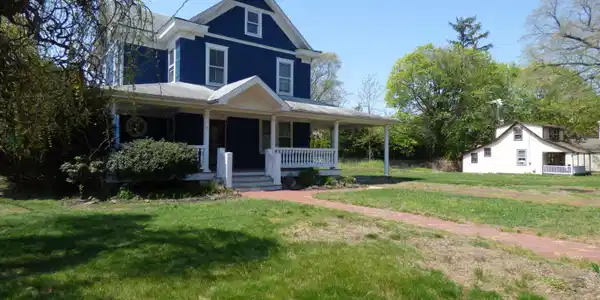 111 Lakeside Avenue